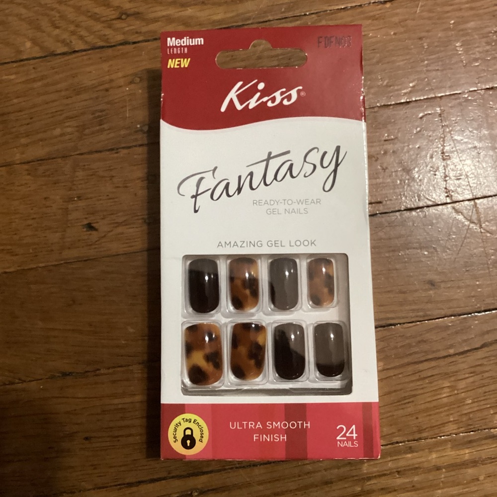 Kiss Fantasy Ready To Wear Gel Nails, Twirl Girl, NIB